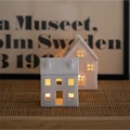 Miniatyrbild för artikel 90. Ljuslykta hus